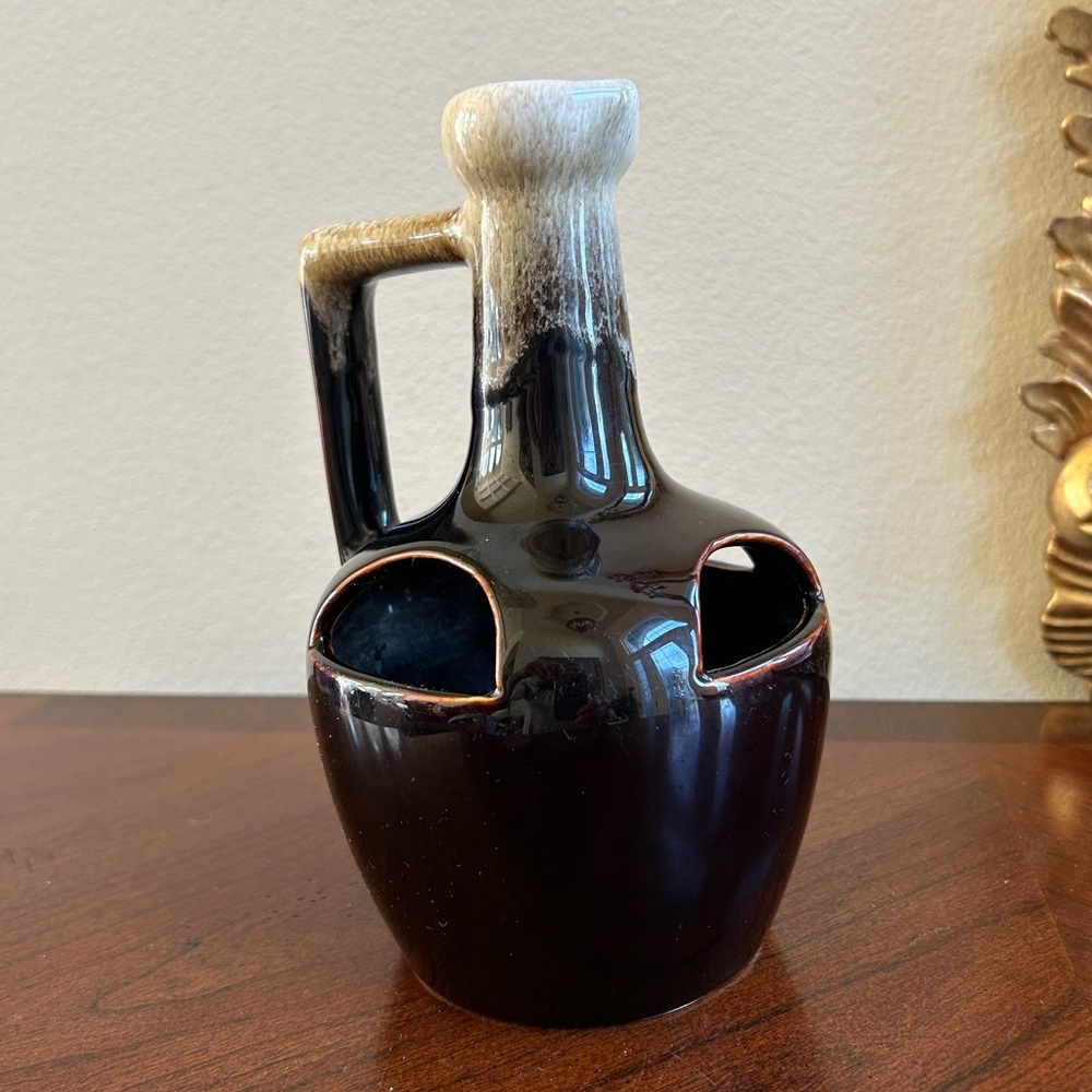 Mid century pfalzgraff  brown drip stoneware jug